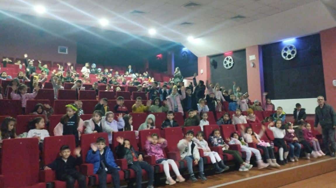 Öğrencilerimiz sinema etkinliği ile keyifli birgün geçirdiler.